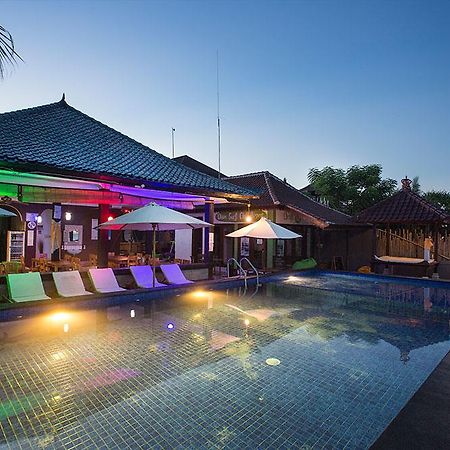 Linda Beach Hotel Lembongan Exterior foto