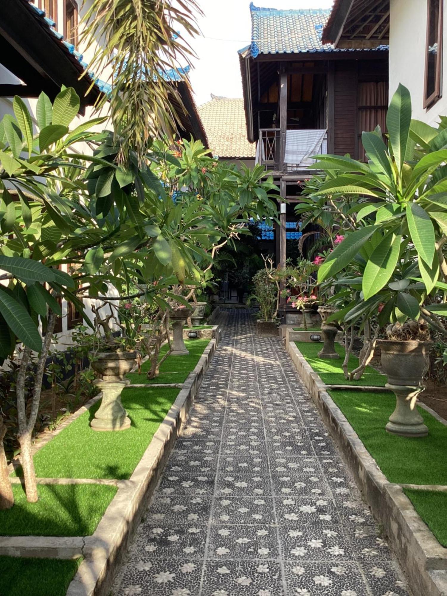 Linda Beach Hotel Lembongan Exterior foto