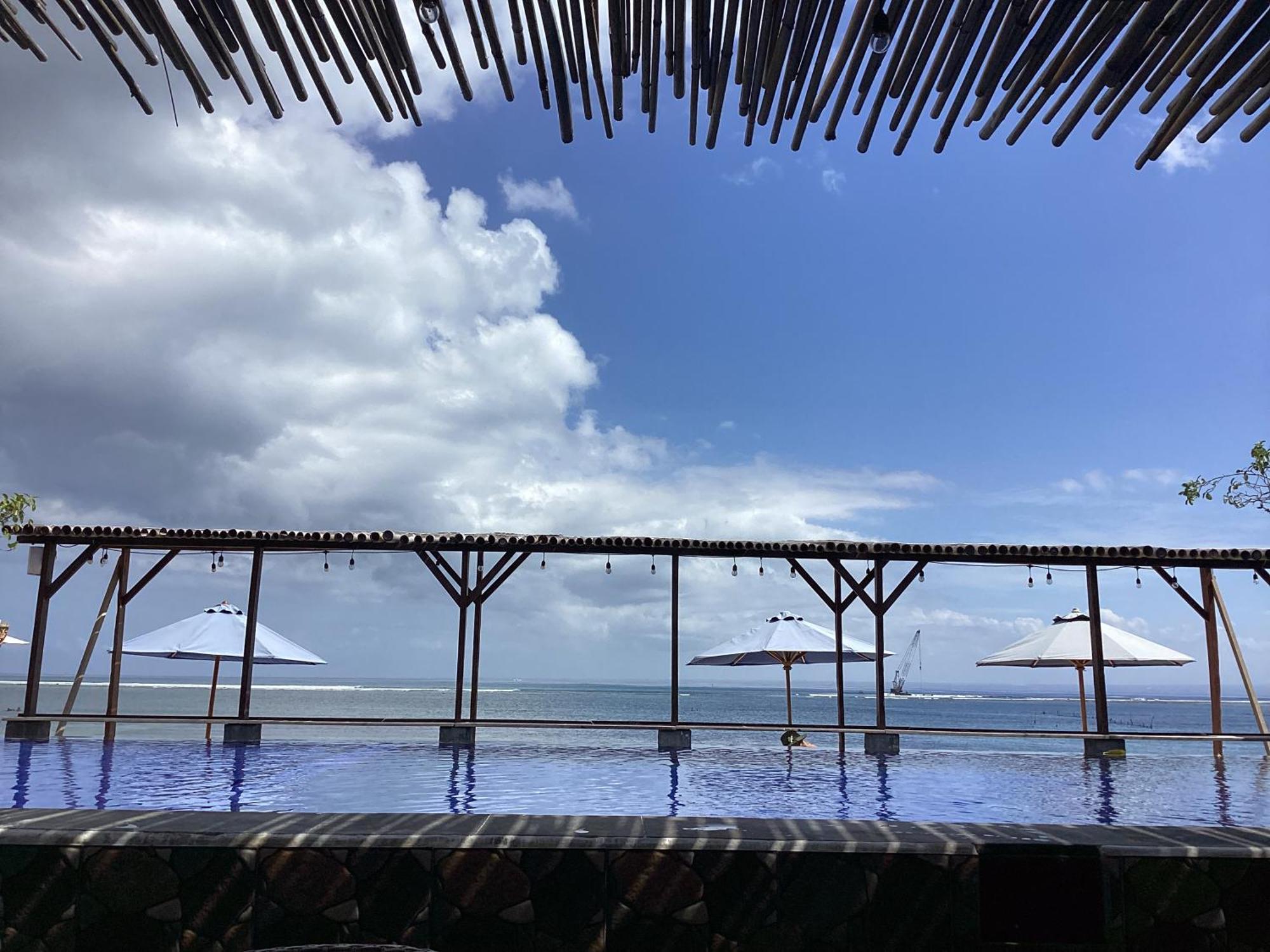 Linda Beach Hotel Lembongan Exterior foto