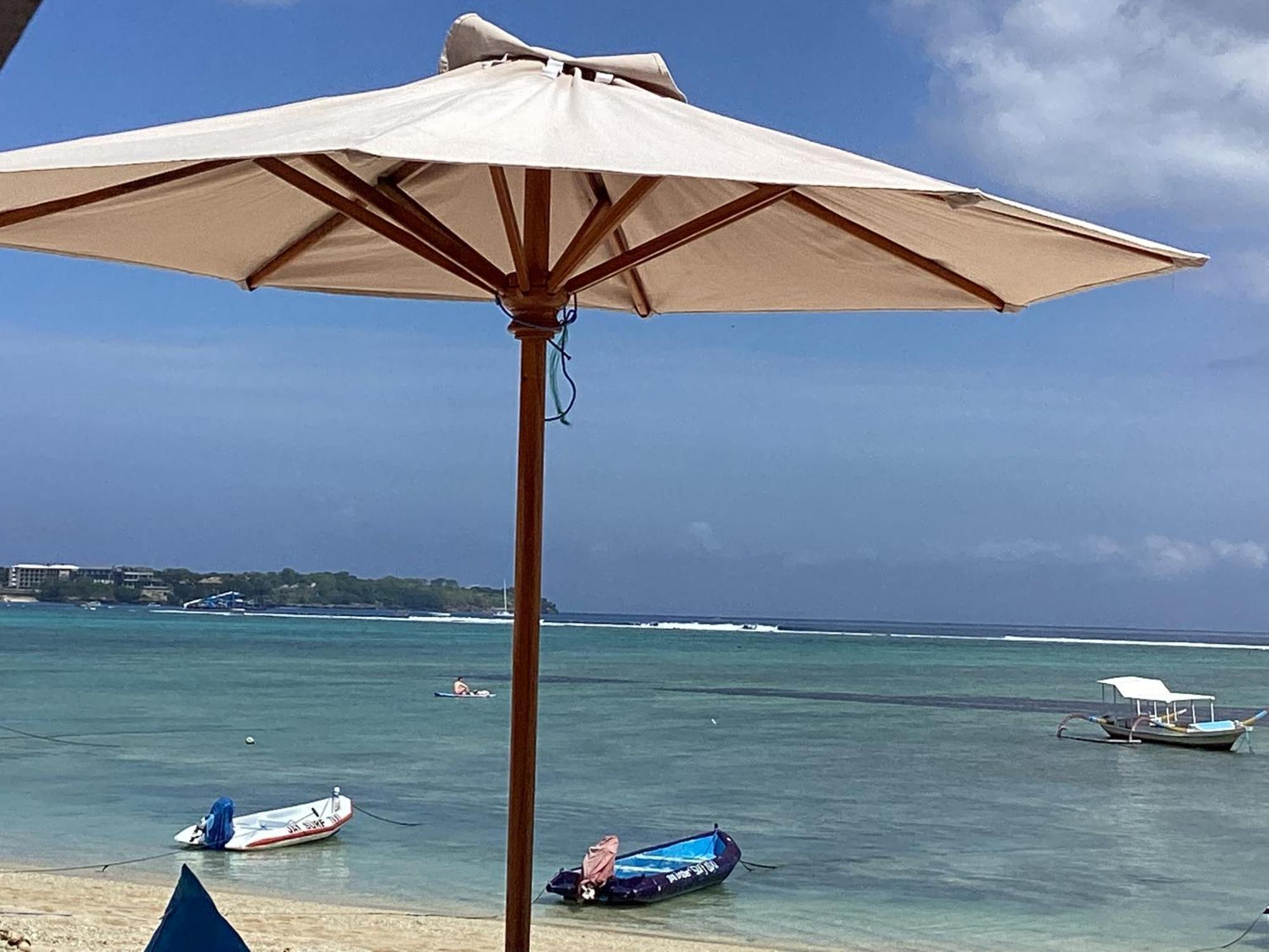 Linda Beach Hotel Lembongan Exterior foto