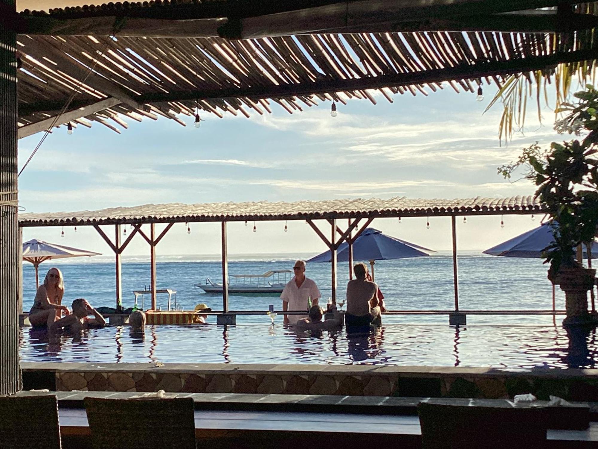 Linda Beach Hotel Lembongan Exterior foto