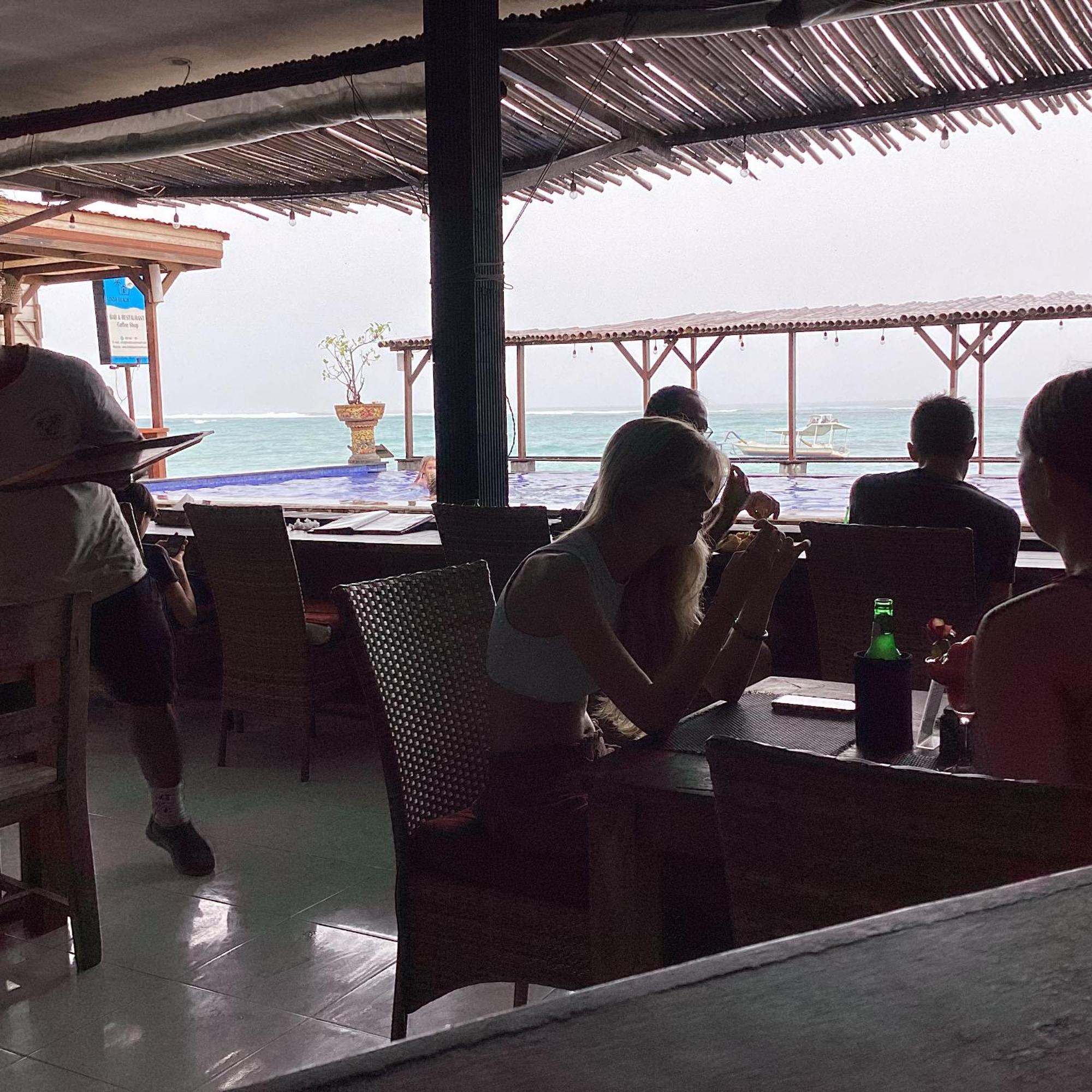 Linda Beach Hotel Lembongan Exterior foto
