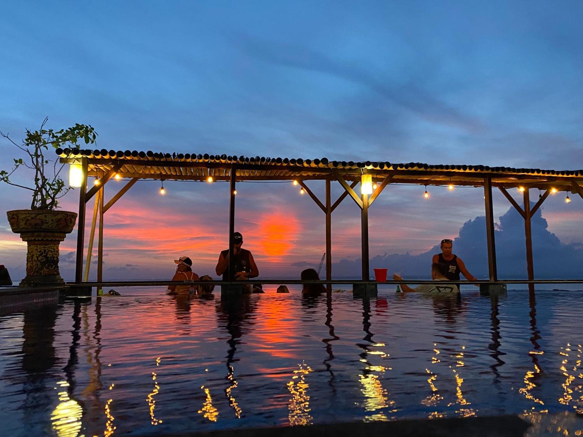 Linda Beach Hotel Lembongan Exterior foto